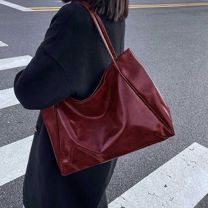 Patricia™ | Glänzende Veganes Lederhandtasche